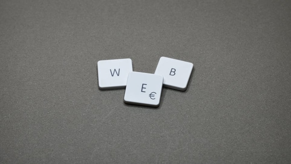 华检医疗高开近15% 公司已启动美国稳定币牌照申请 积极推进Web3交易所生态